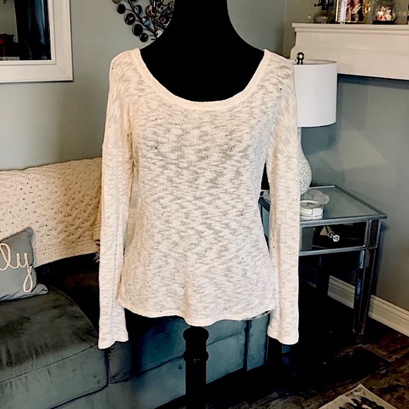 Daytrip long sleeve top with black bows on back EUC sz Small fits S/M - Picture 8 of 9